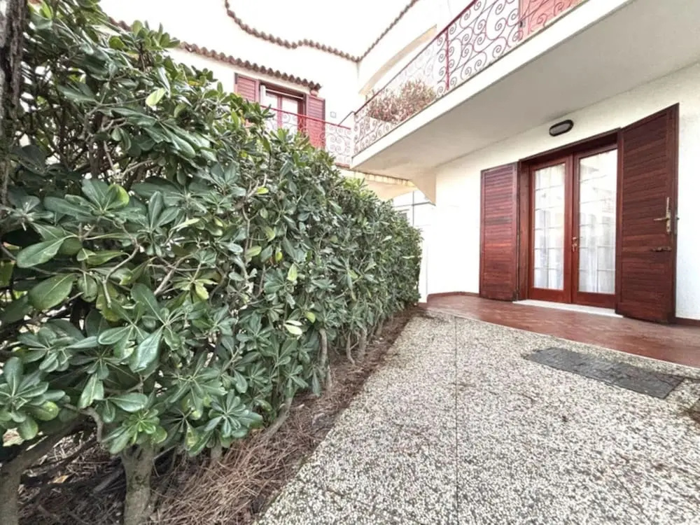 Flat in Seafront Residence With Pool