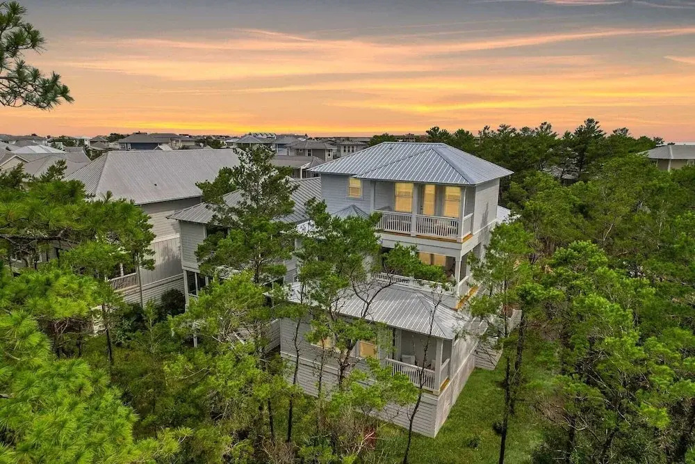 Amour La Mer by Avantstay Rooftop Patio, Pool Access, Walk to Beach