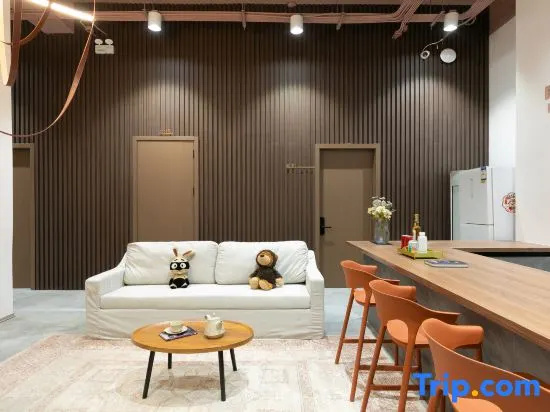 Warmlight Hostel by Zoey's Apartment