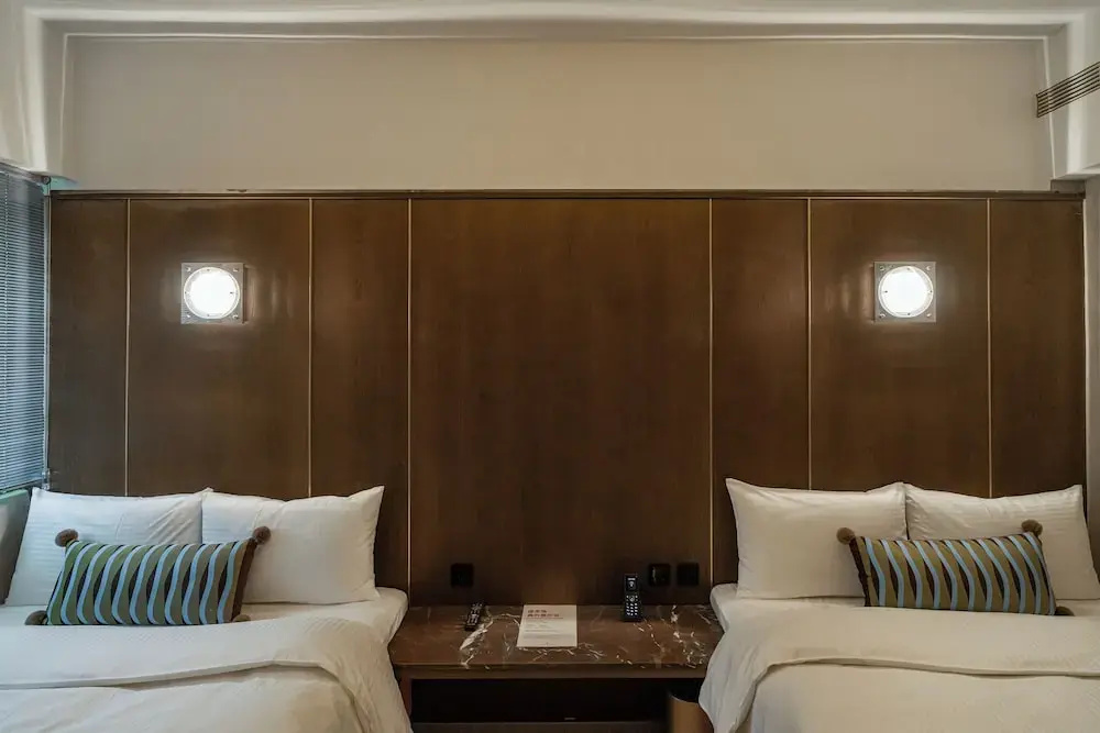 Economy Quadruple room with city view