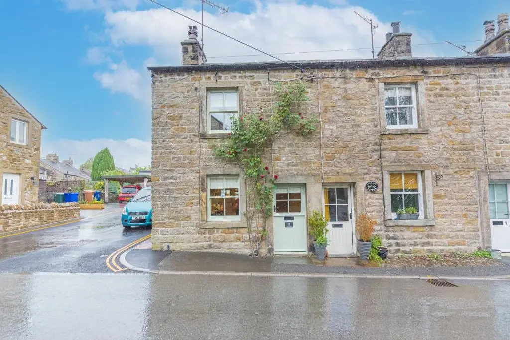 Cosy Dog Welcoming, Countryside Retreat