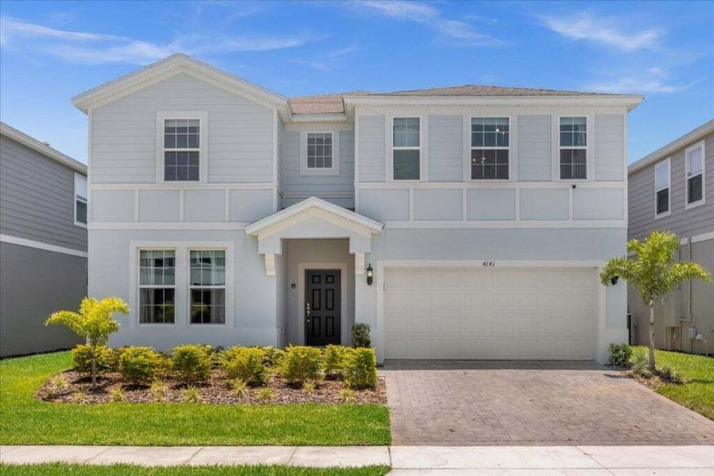 10 Bedroomss/ Windsor Island Home