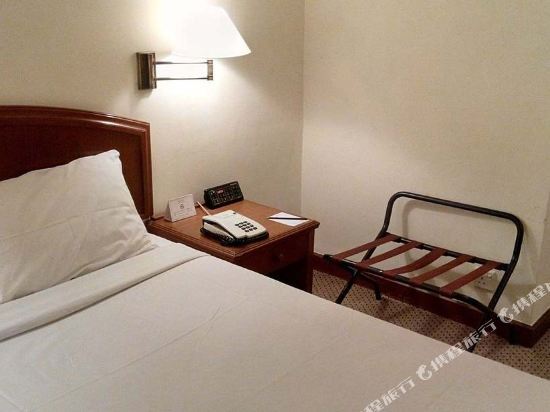 Mandarin Court Hotel