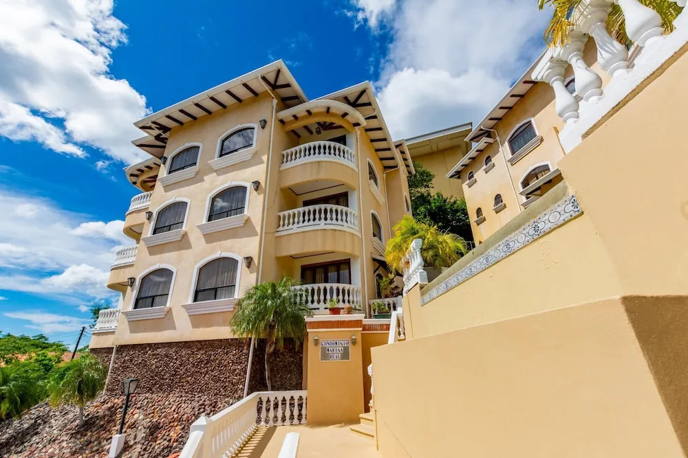 Top-Floor Condo w/ Sweeping Ocean, Mountain & Marina Views