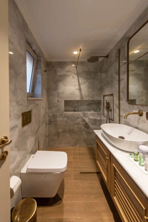Double Suite (full double bed)