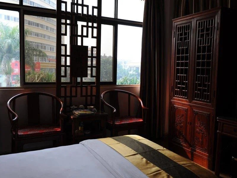 IU Hotel Ruili Nanmao Street - Général