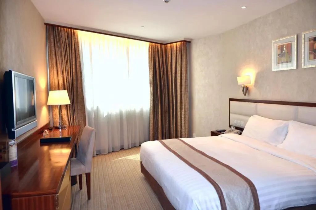 Executive Double room (full double bed)
