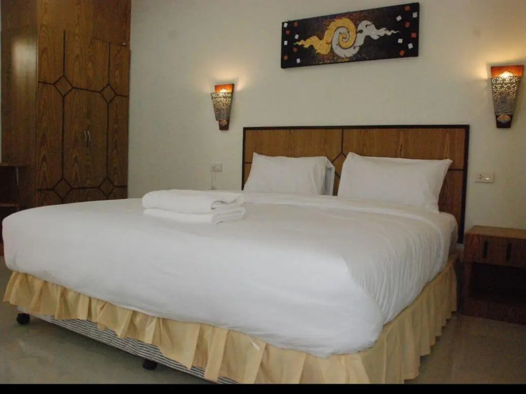 Standard Double room (full double bed)