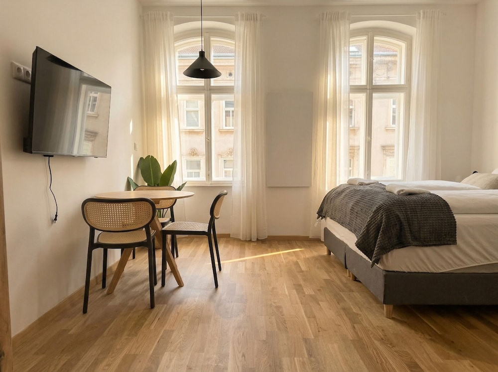 6 Min to Stadthalle Cozy 1BR Long Stay