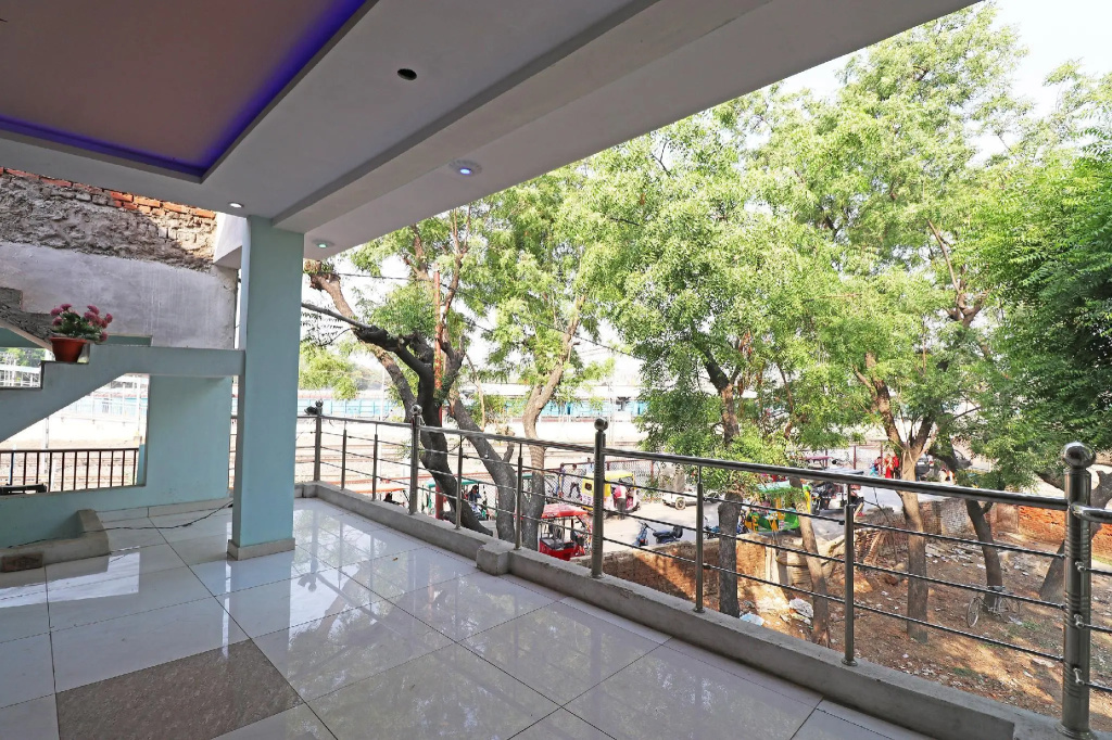 Hotel Prayag Raj by OYO Rooms