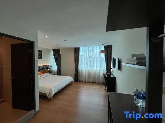 Deluxe Double room (full double bed)