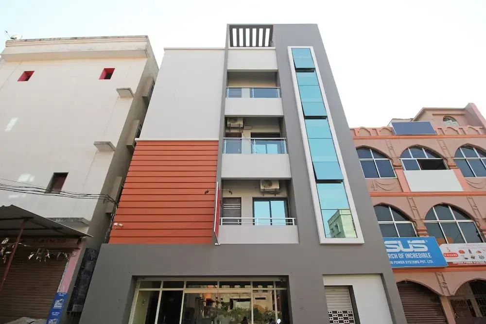 OYO Flagship 8414 Hotel Blue Moon