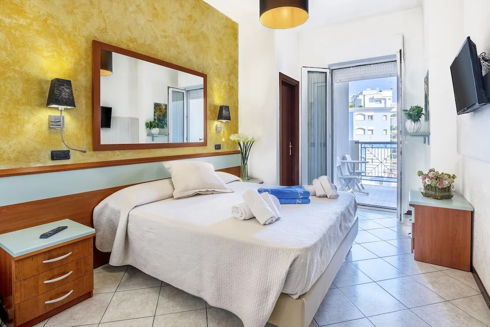 Classic Double room (full double bed)