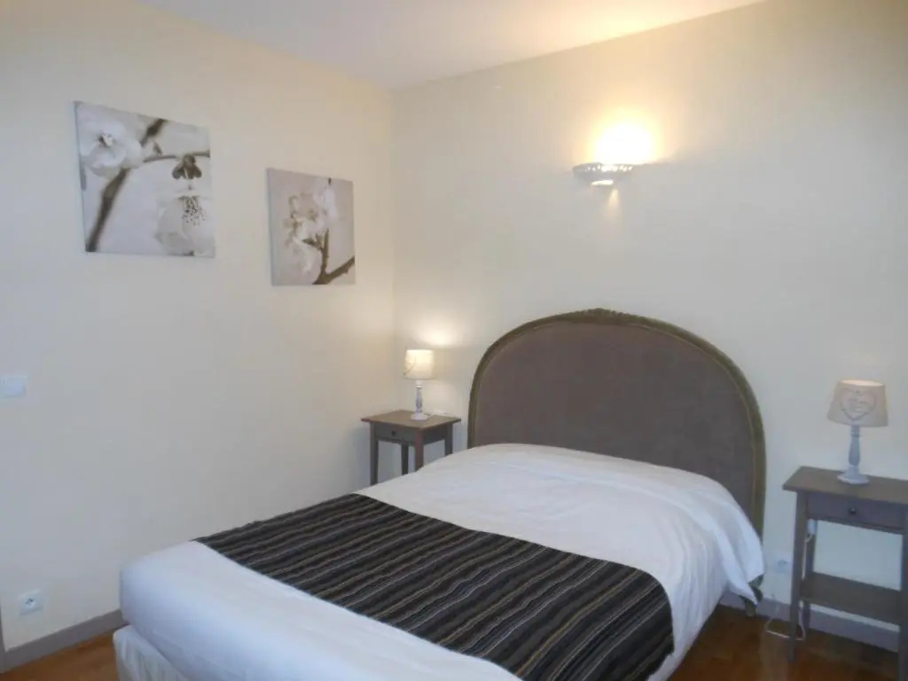 Voir la photo 2 — Hôtel de l'Ecu de France