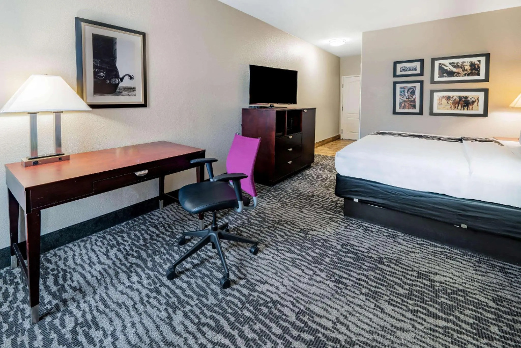La Quinta Inn & Suites by Wyndham DFW Airport West - Bedford - Chambres