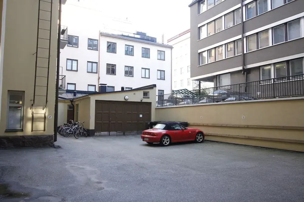 2ndhomes Stunning Top Floor Residence with 2BR & Sauna