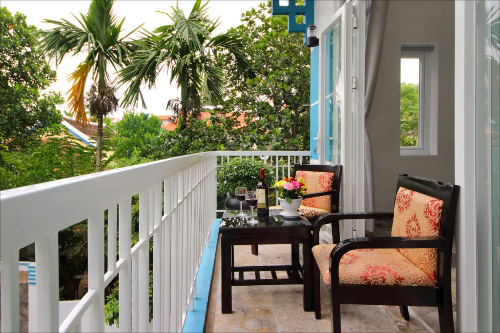 Deluxe Triple room with view