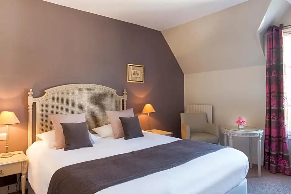 Hôtel Aux Vieux Remparts - Chambres