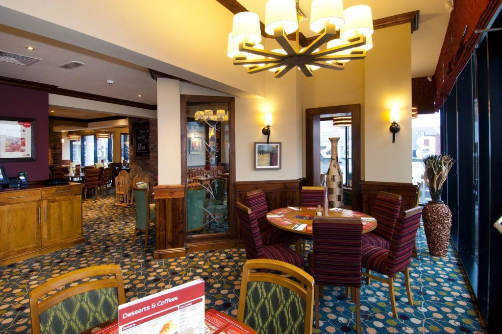 Lobby & Reception