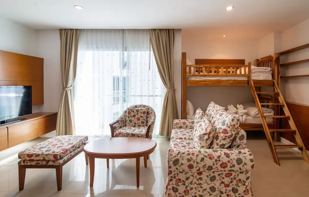 Семейный люкс c 1 комнатой в Royal Beach View Suites