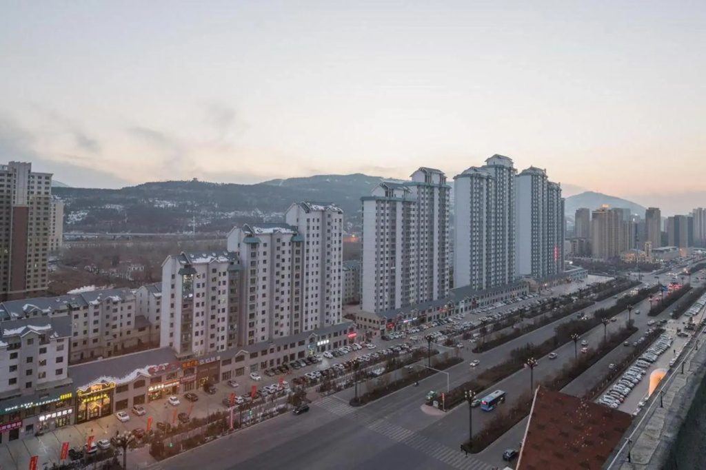 Baofeng International Hotel
