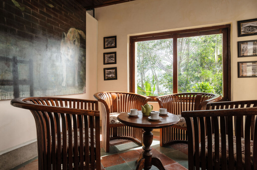 Lakeview Hotel & Restaurant