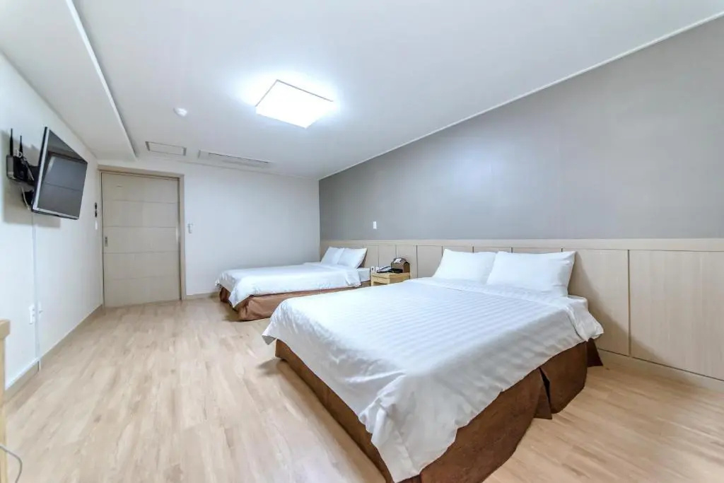 Jungmoon J Hill & City Hotel - Chambres