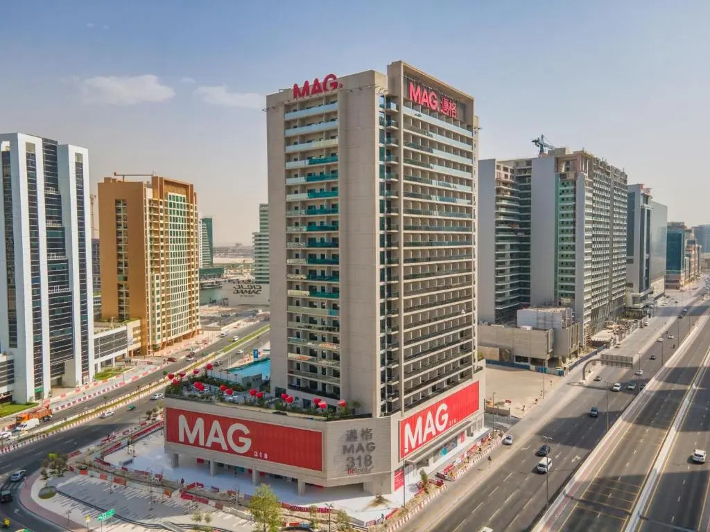 Hometown Apartments - Studio in Business Bay with luxury facilities