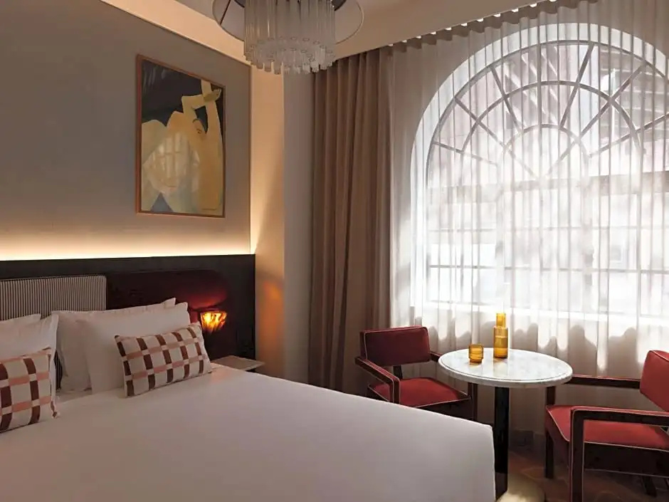 Grand room