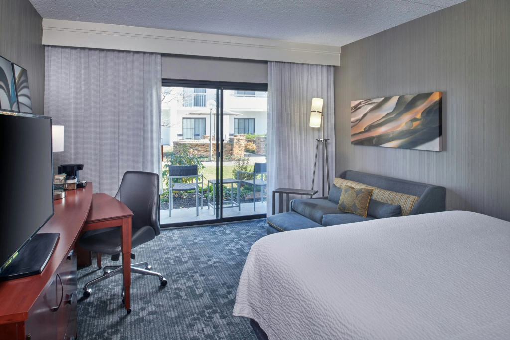 Courtyard by Marriott Indianapolis Castleton — 4