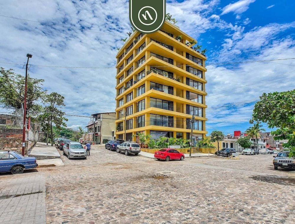 Brand New 2BR APT - Stunning Ocean & Sunset Views