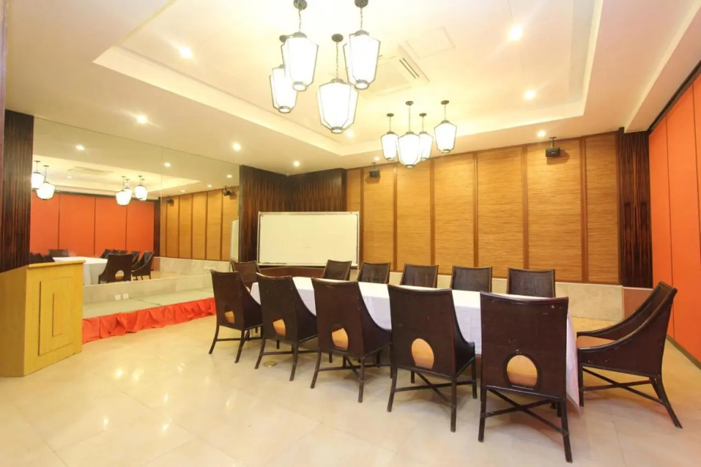 Crown Regency Beach Resort - Général