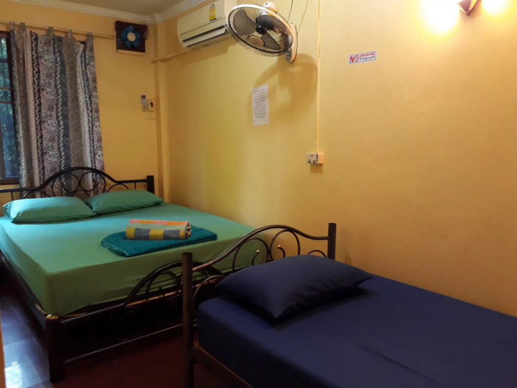 Economy Triple room