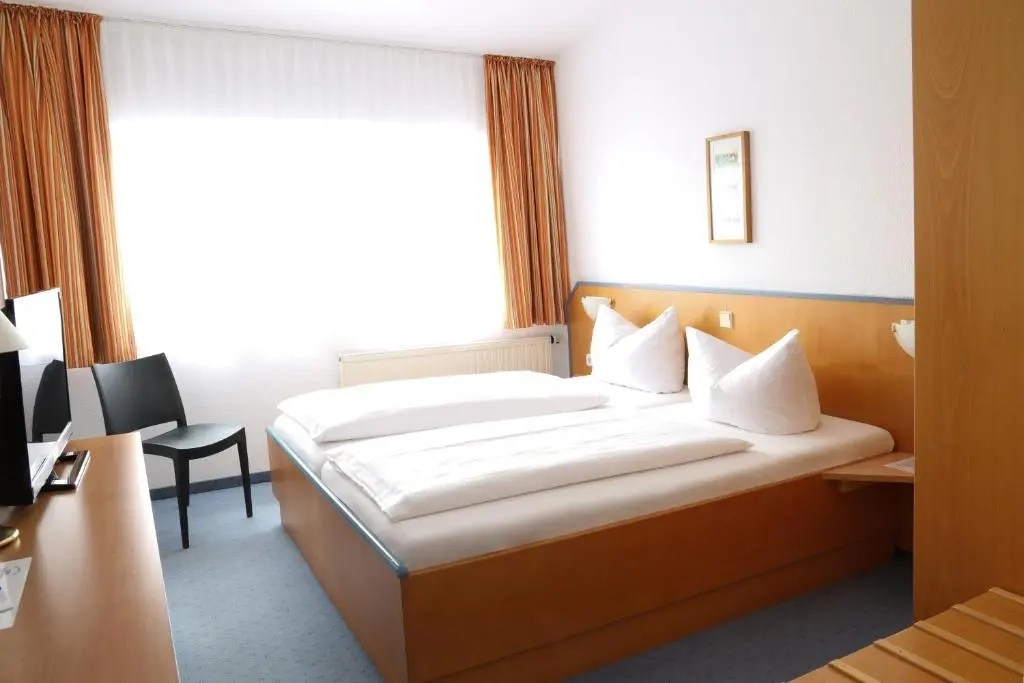 Standard Double room (full double bed)