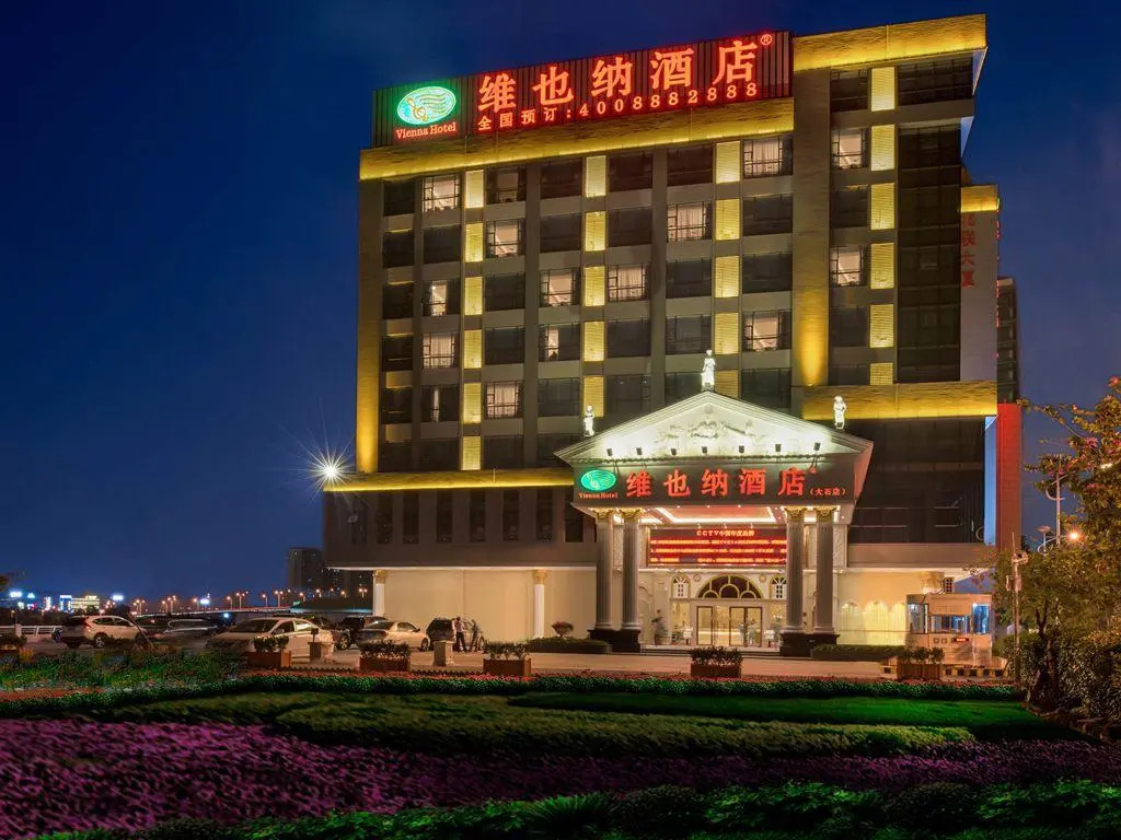 Deluxe Double Suite full double bed