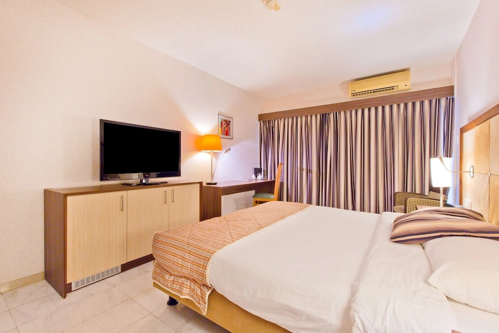 Standard Double room with balcony (full double bed)
