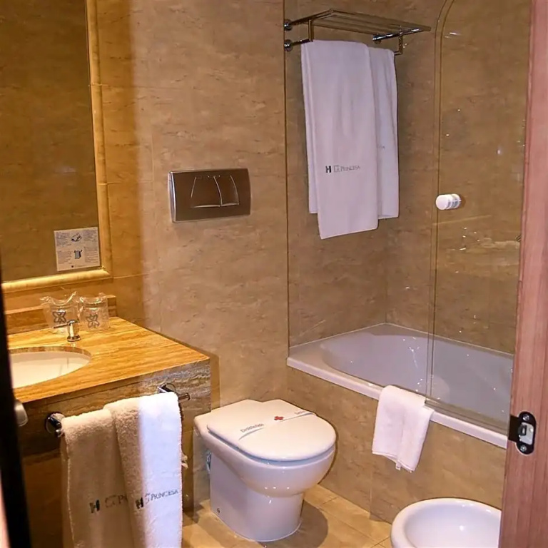 Hotel Checkin La Princesa - Chambres