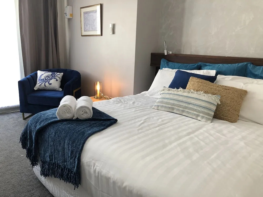 Standard Double room with view (full double bed)