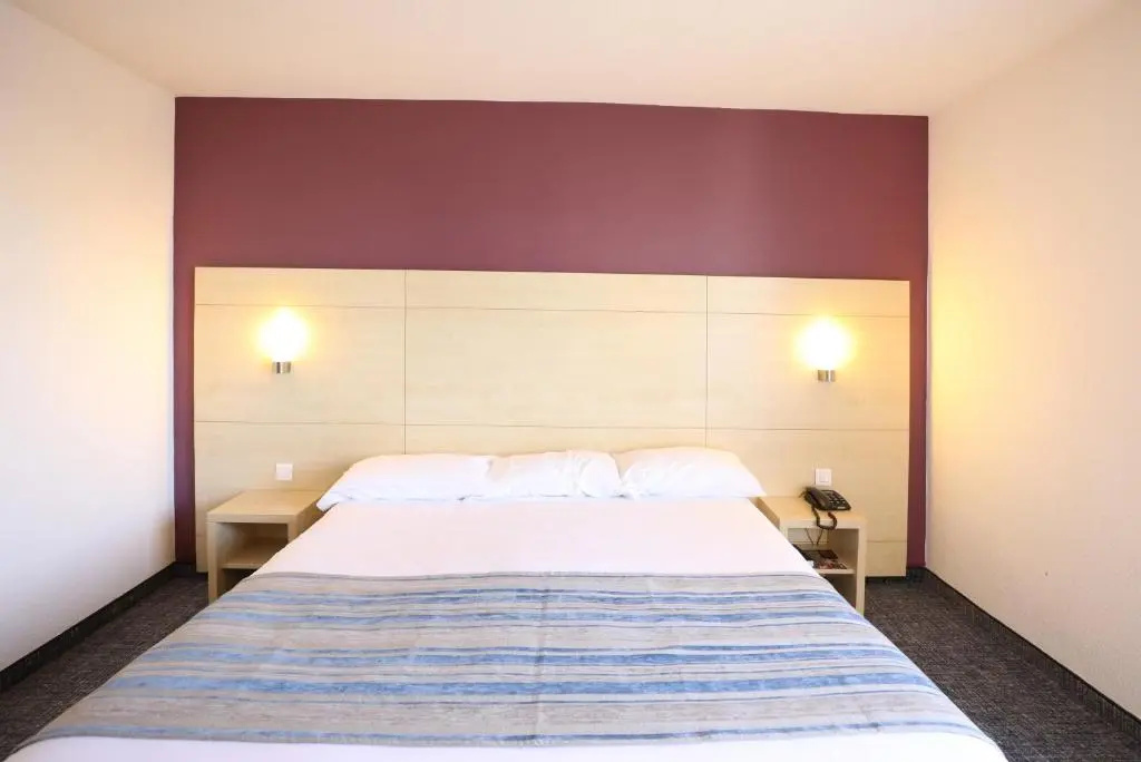 Double room (full double bed)