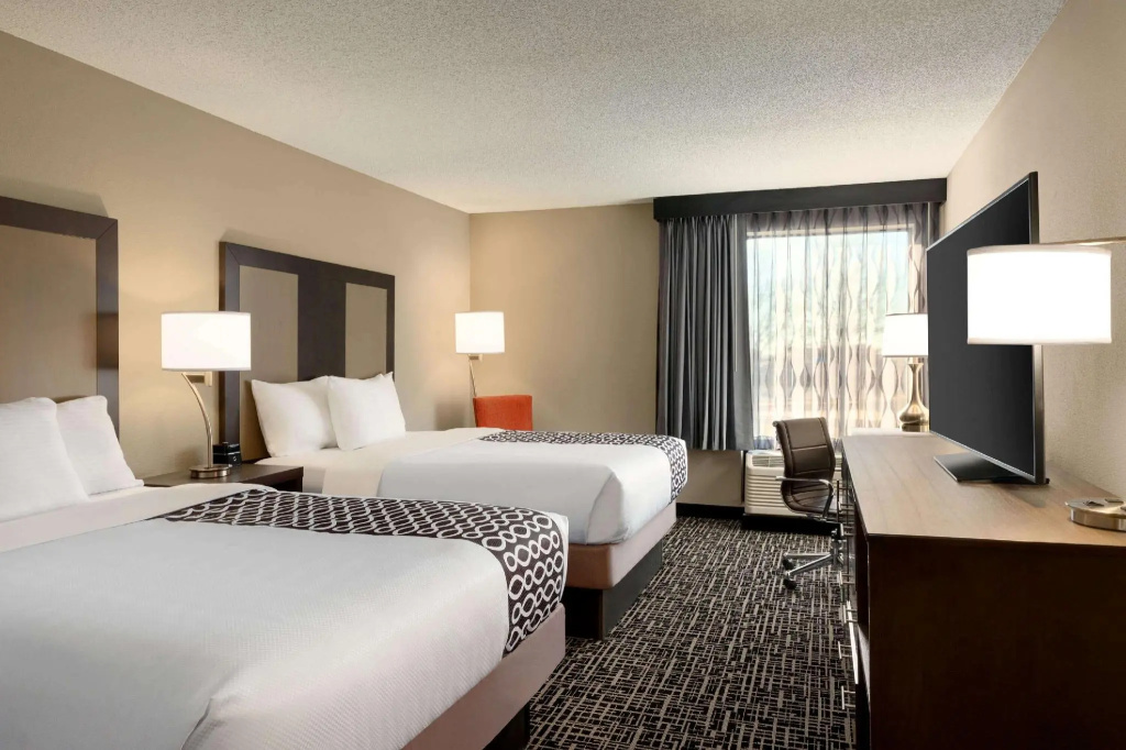 La Quinta Inn & Suites by Wyndham St Louis Route 66 - Chambres