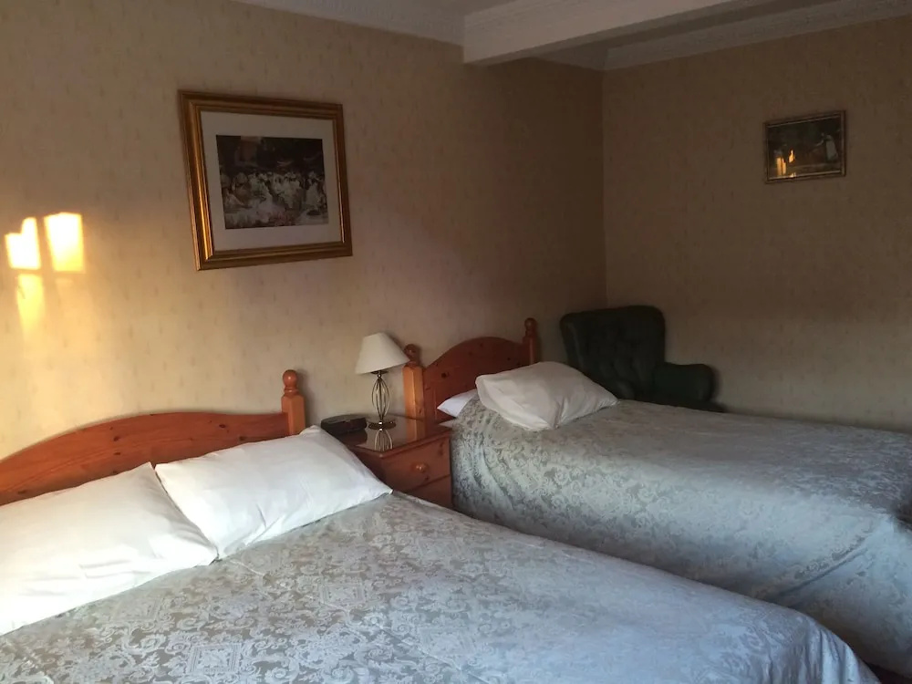Half Moon Hotel and Restaurant - Chambres
