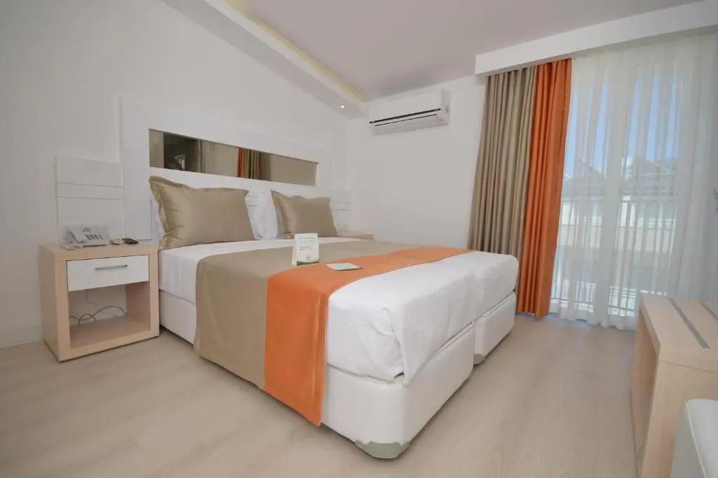 Standard Double room with balcony (full double bed)