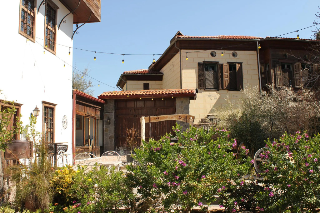 Altin Konak