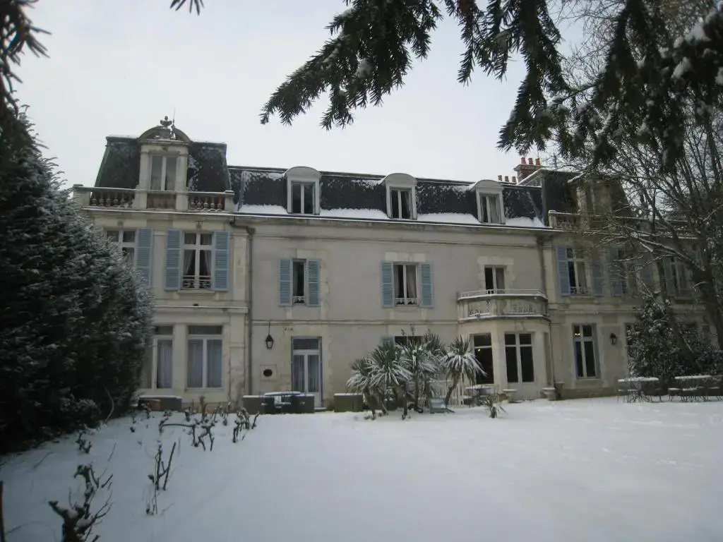 Logis Hôtel Les Maréchaux
