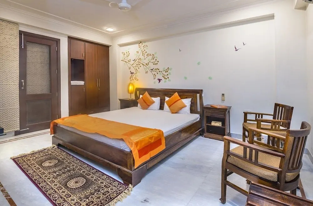OYO Premium Saket