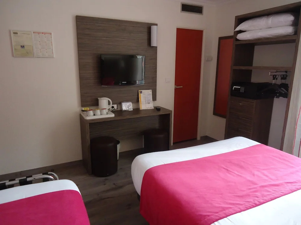 Standard Triple room with balcony