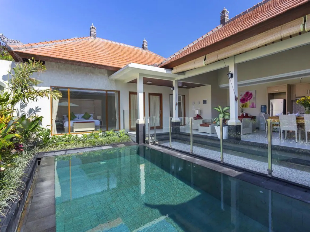 4 Bedrooms Villa