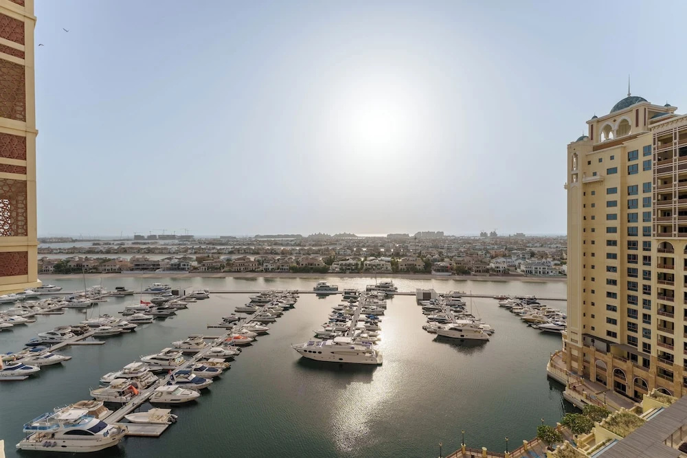 Maison Privee - High-End Palm Apt w/ Picturesque Seafront Views