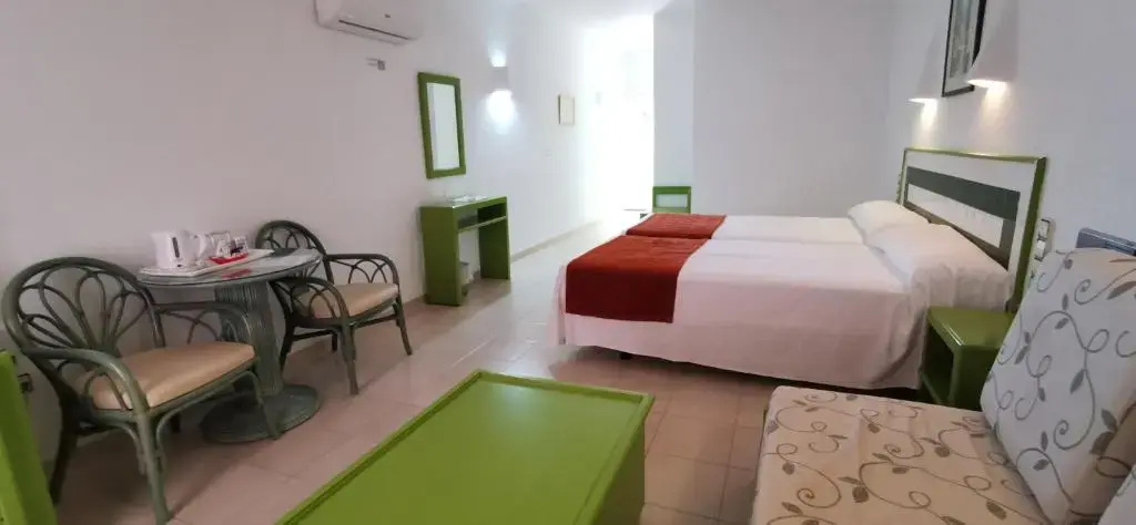 Standard Double room with balcony (twin beds)