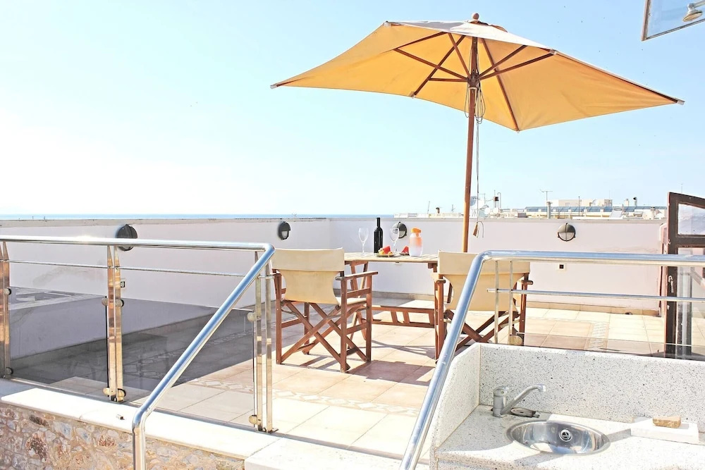 Luxurious Venetian 3 Floor House in the old Port